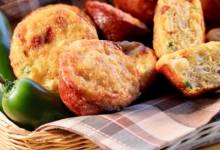 mini bacon-jalapeno-onion corn muffins