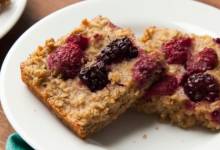 overnight oatmeal bars with mixed berries