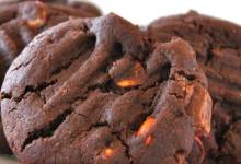 perfect double chocolate peanut candy cookies