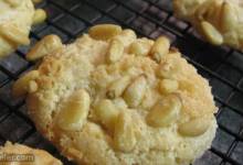 pignoli cookies