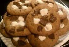 s'mores cookies with graham crackers
