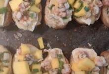 shrimp and mango bruschetta