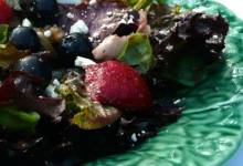 spring salad with blueberry balsamic dressing