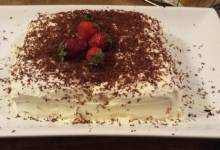 strawberry oreo&#174;-chocolate cebox cake