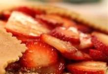 vegan rustic strawberry tart (french galette)
